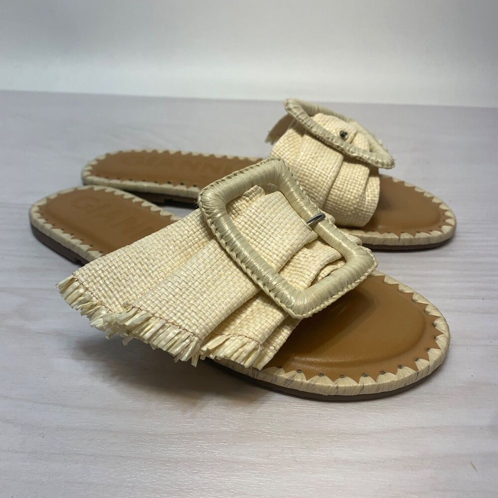 Gianni Bini Jaxson Raffia Mismatched Buckle Sandals Flats Beige Women’s 6M